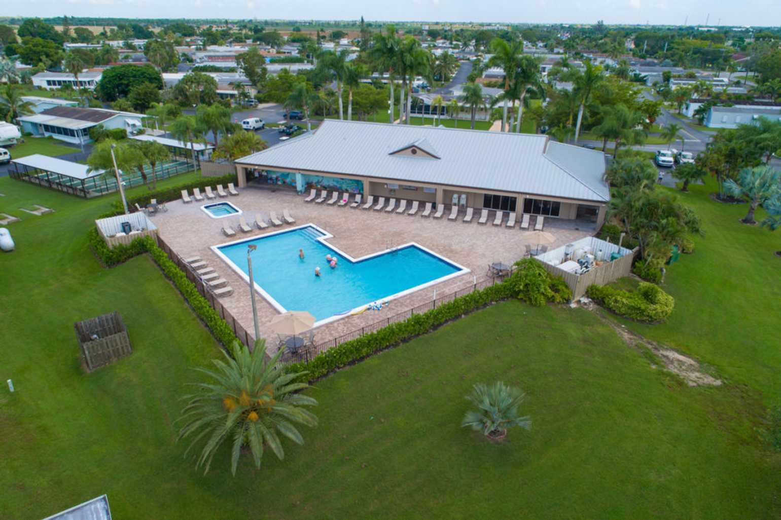 Escape To Sunshine And Serenity: Florida’s Goldcoaster RV Park