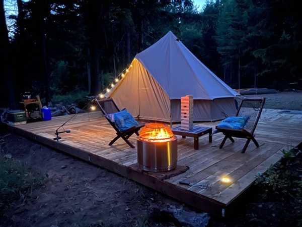 Delightful Glamping in 16’ Bell Tent (2-4 Person)