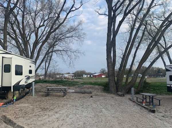 30/50A Full Hookup RV Site - Lake View
