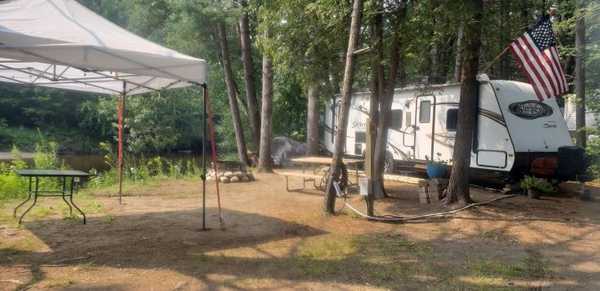 Riverfront 30 amp Full Hookup RV/Popup/Tent  Site