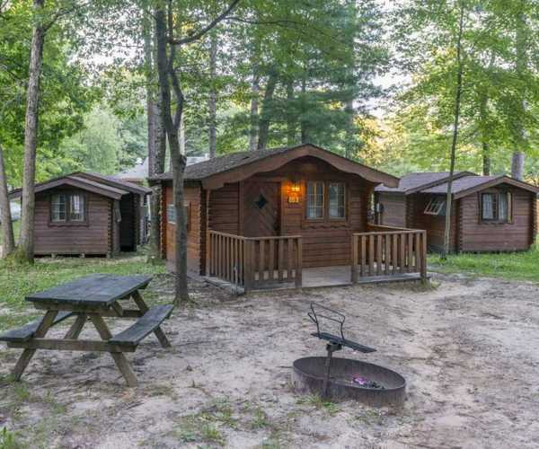 Camping Cabin 6 Person