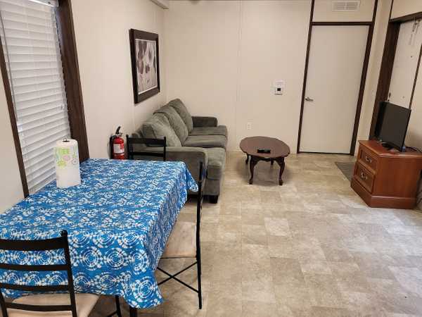 2 Bed / 1 Bath - With Washer/Dryer