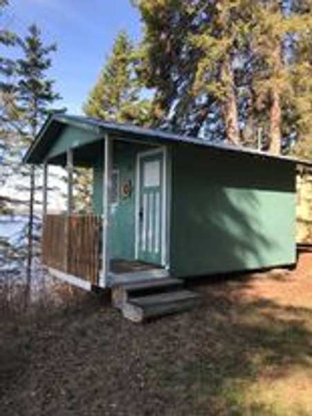Rustic Lakeside Cabin (Sleeps 2]