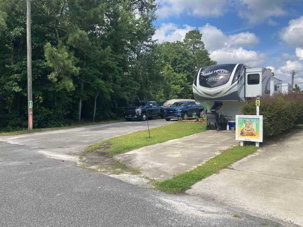 30/50 Amp Deluxe RV Wooded Site