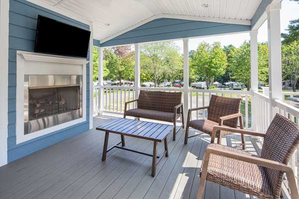 Premium Fireplace Porch Cottage 1 Bedroom w/ Loft
