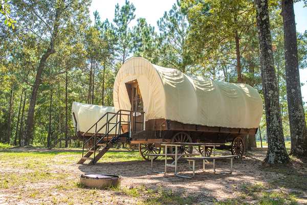 Bushwacker - Covered Wagon (4 Sleeper)