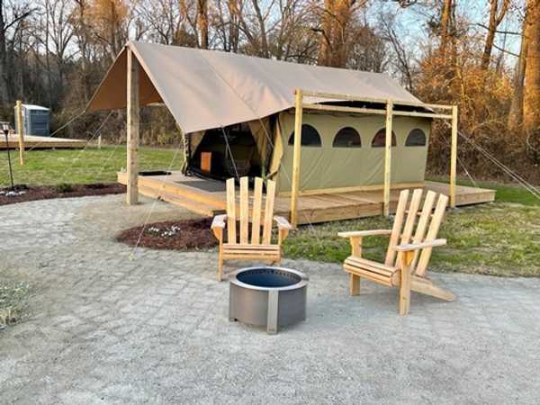 Glamping Safari Tent with 2 Queen Beds