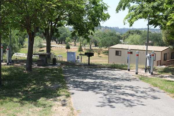 Miners Camp RV Park Pull Through Site