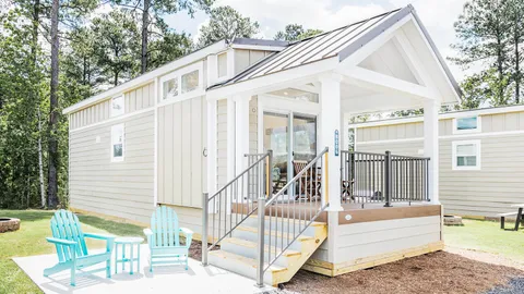 Carolina Cottage 1 Bedroom w/ Loft — image 1 of 9