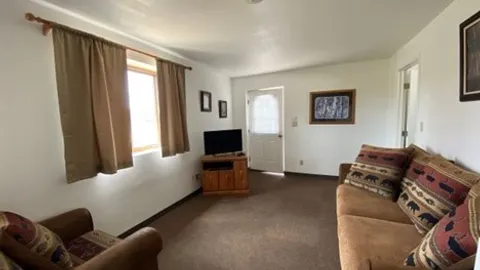Massey Family Cabin — image 6 of 6