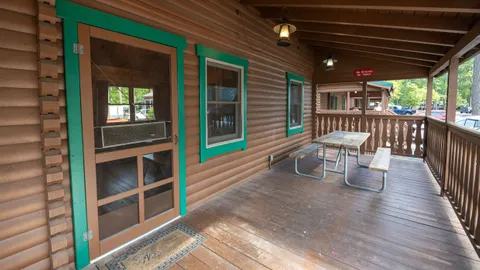 Deluxe Cabin Accessible — image 9 of 9
