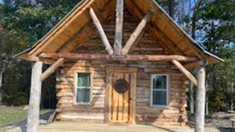 Cabin 9 — image 1 of 4