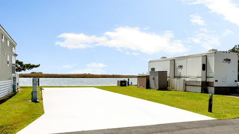 Deluxe Waterfront RV Site - Motorhome — image 2 of 11
