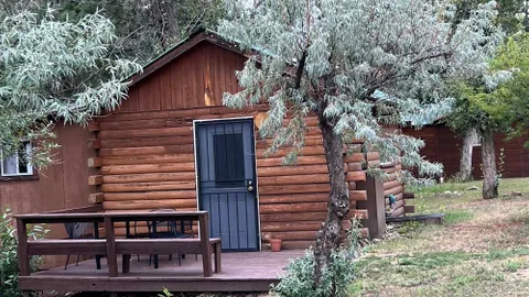 Cabin 04 Premium 2-Bedroom — image 2 of 4