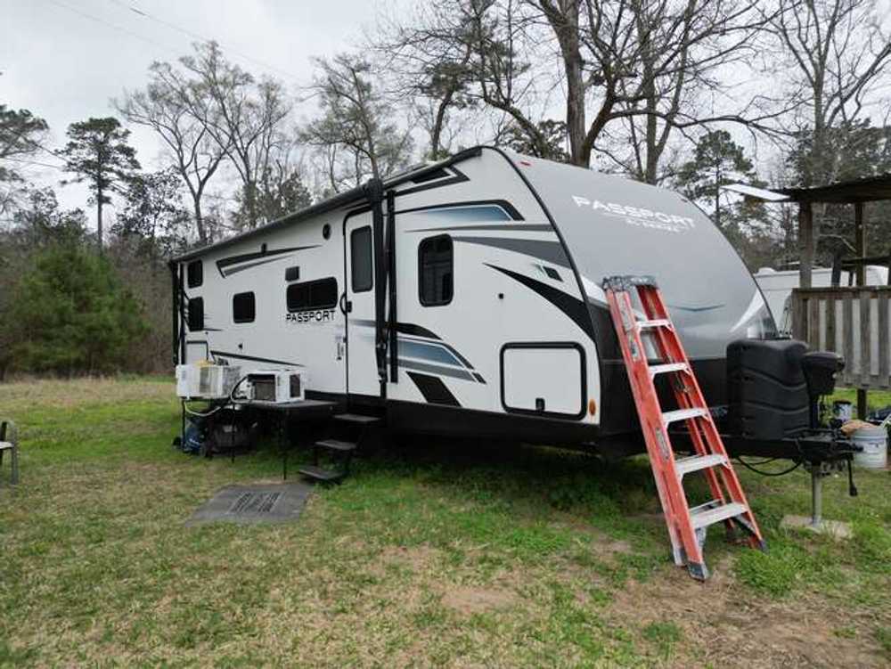 Overland Park, Vidor, Texas - Photo 2