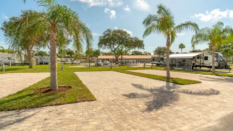Super Full Hookup RV Site — image 2 of 3