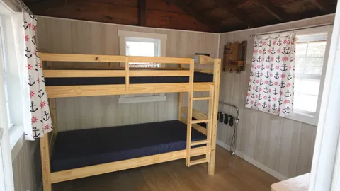 Mayor Rustic Cabin — image 3 of 3