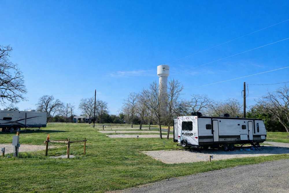 Lone Star Hideaway - Main Photo