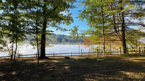 Owen’s Loop / Lake Front Tent / 20 Amp — image 2 of 7