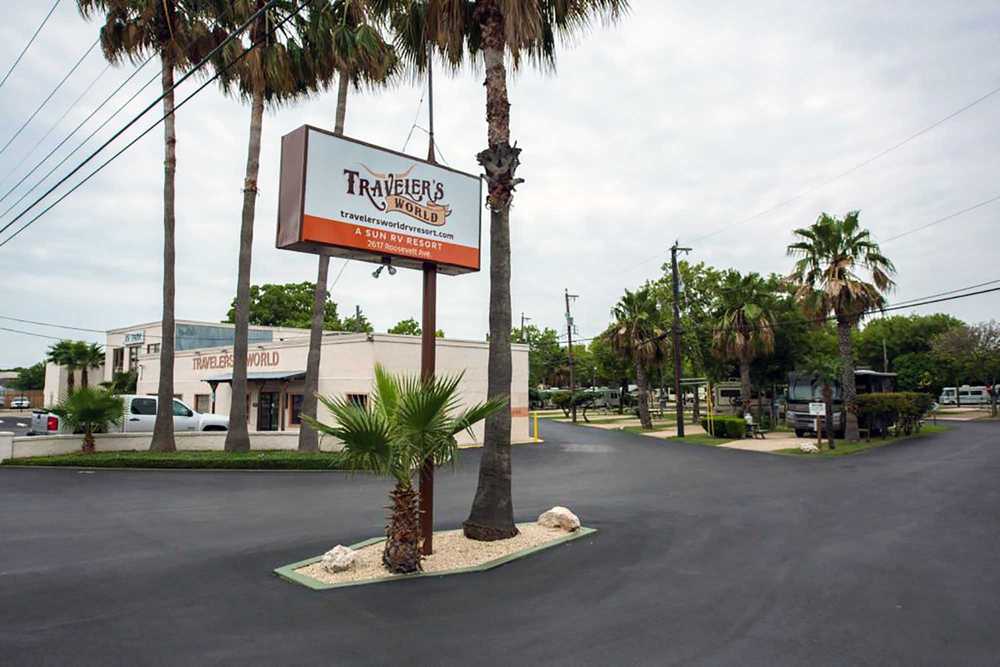 Traveler's World - Photo 4