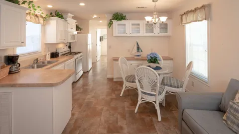 Oaks Premium Cottage 1 Bedroom — image 2 of 10