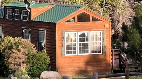 Cabin 12 Deluxe 1-Bedroom — image 1 of 7