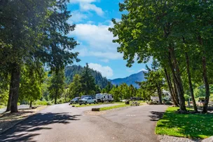 Casey's Riverside RV Resort – photo 4
