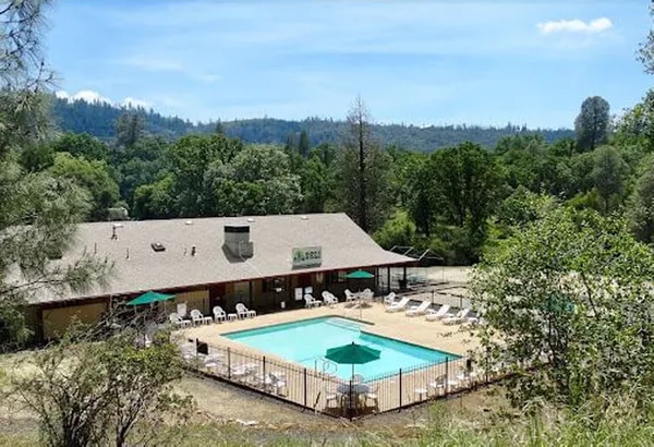 Yosemite Pines RV Resort and Family Lodging, Groveland, California campground