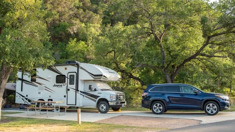 Red Carpet Back-In RV — image 2 of 6