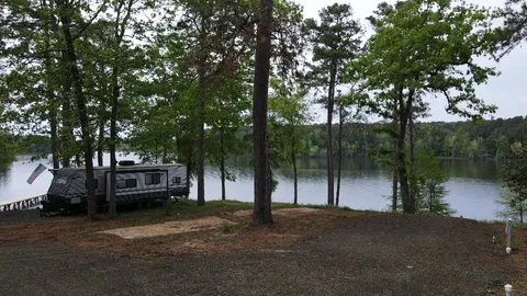 30/50 Amp Deluxe Lake View RV Site — image 1 of 1