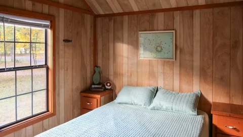 Riverside Village: One Bedroom Cabin, with Bunks (Riverview) — image 2 of 8