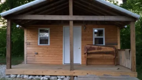 Cabin 4 — image 1 of 5