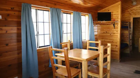 Deluxe Cabin - With Bathroom — image 2 of 8