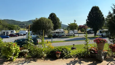 Mountain View Full Hookup Pull-Thru RV Site — image 2 of 6