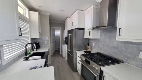 Premium Rental 1 Bedroom — image 2 of 6