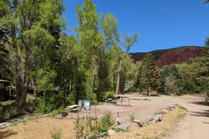 The Hideout at Glenwood Springs – photo 2