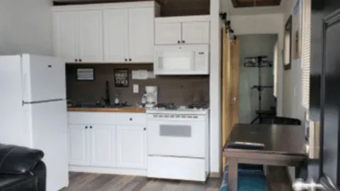 Deluxe Cabin #7 — image 1 of 11