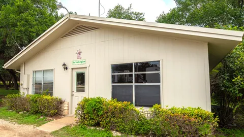 Boo Boo™ Bungalow — image 1 of 9