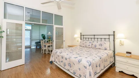 Hotel Deluxe Rental — image 2 of 9