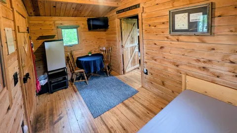 Camping Cabin — image 10 of 10