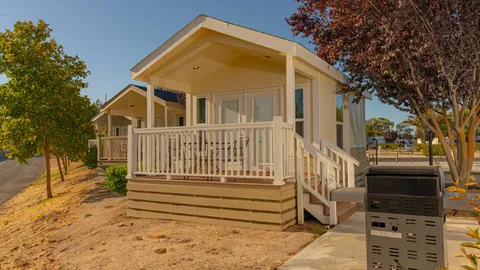 Premium Chalet — image 1 of 8
