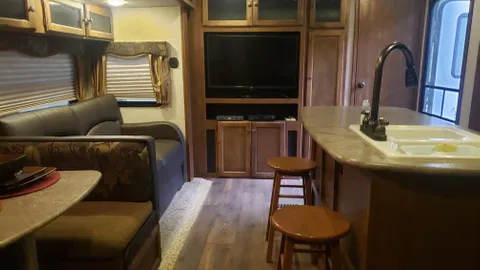 Camper Rental — image 2 of 11