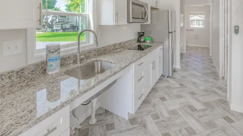 Premier Cottage — image 2 of 10