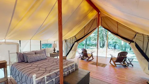 Lakeview Glamping — image 1 of 4