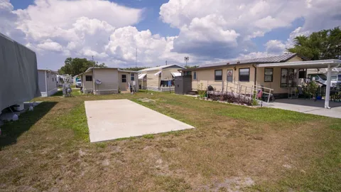 Standard Full Hookup RV Site — image 3 of 3