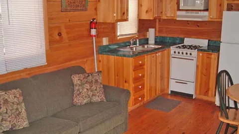 Deluxe Cabin w/Loft — image 2 of 5