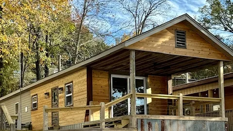 Cabin 12 — image 1 of 5