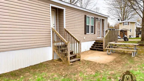 PARK MODEL ( SLEEPS 3) — image 1 of 11