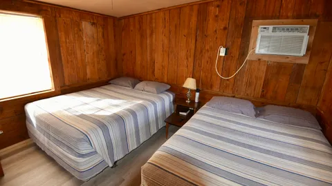 Cabin 7 — image 2 of 7