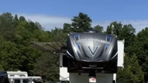 Deluxe RV Full Hook Up Site — image 2 of 5